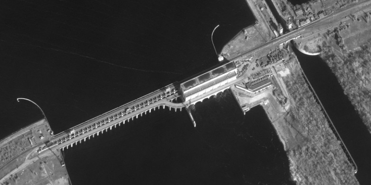 Planul diabolic al lui Putin. Rușii ar pregăti o operațiune „false flag” prin care să arunce în aer barajul din Herson