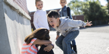 Aproape jumătate dintre elevii români au fost victime ale bullying-ului în școli (Salvați Copiii)
