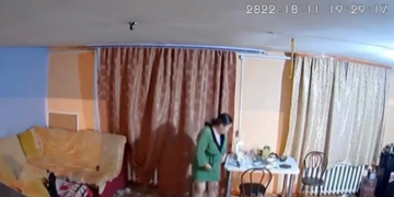 Un rus a furat o cameră de filmat din Ucraina și a trimis-o acasă, în Siberia. Acum ucrainenii se uită la reality show cu familia lui