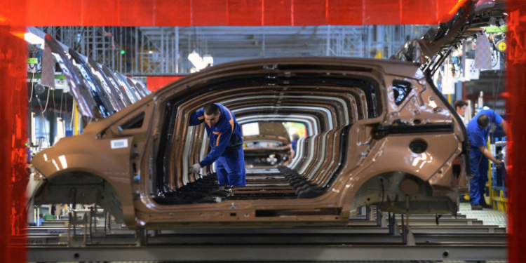 Ministrul economiei: Toate autovehiculele livrate în Europa conţin cel puţin o piesă realizată în România