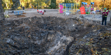 România și alte 10 țări NATO condamnă Rusia pentru atacuri: Bombardamentele asupra orașelor ucrainene constituie crime de război