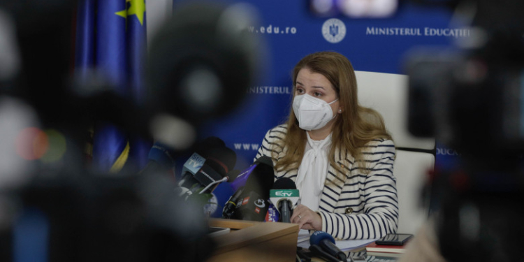 Noul ministru al Educaţiei: „Luăm în calcul ceea ce numim curriculum la decizia şcolii să devină curriculum la decizia elevilor”