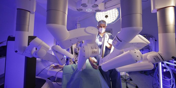 De ce este indicat tratamentul minim invaziv pentru afecțiunile urologice?