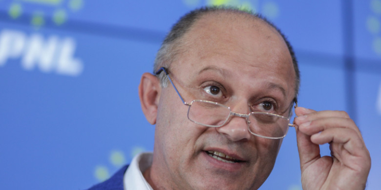 „Ministrul-fantomă” al Antreprenoriatului, răspuns la atacul PSD: Oprea lansase un program pe care l-a lăsat fără finanțare