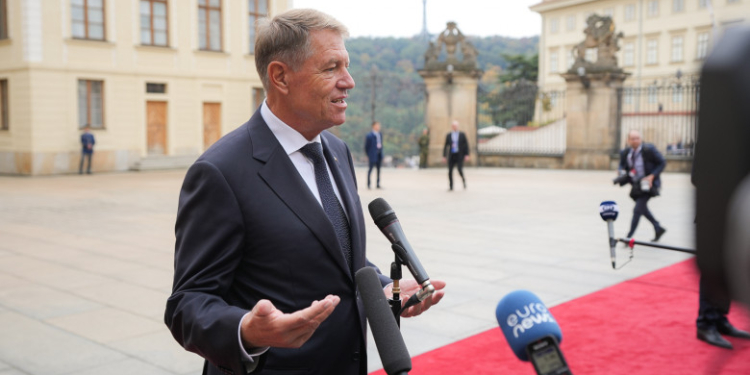 Klaus Iohannis: Nu ar fi rău să se elaboreze un plan decent, cu cap, cu măsură, pentru economisirea energiei 07.10.2022 11:46