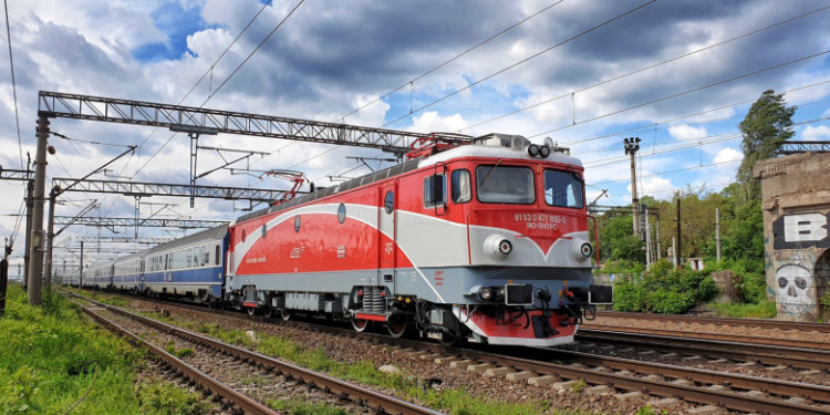 Doi bărbați au murit în Pitești după ce mașina lor a fost spulberată de tren