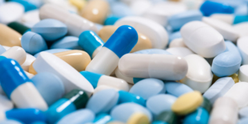 Klaus Iohannis cere Parlamentului reexaminarea legii prin care medicamentele expirate se consideră deşeuri periculoase