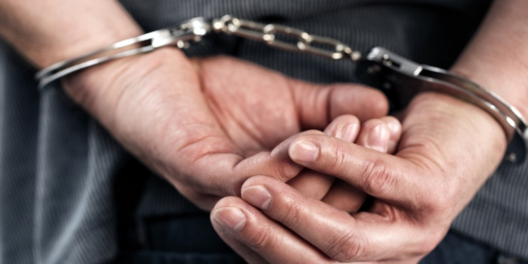 Un paznic a furat timp de patru ani bunuri de 150.000 de euro de la angajatorul său