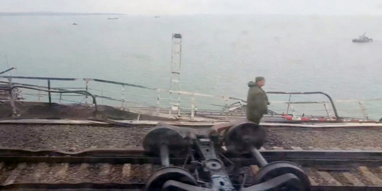 Un tânăr de 18 ani a fost reținut de Poliție după ce a ucis un câine cu toporul