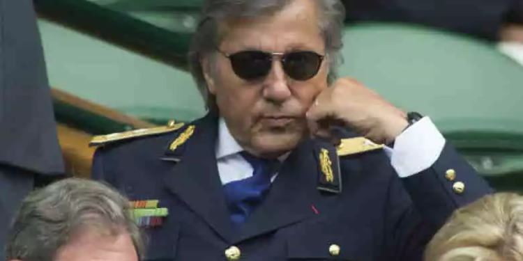 Generalul roman Ilie Nastase: a înjurat o jurnalistă Digi24: „Dacă dumneata trăiești în țara asta comunistă, ești o comunistă. Du-te dracu de proastă”