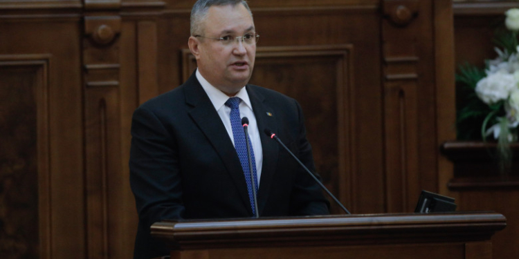 Ciucă: „Este timpul ca statul să circule date nu să-i pună pe români să circule cu hârtii între instituţiile sale”