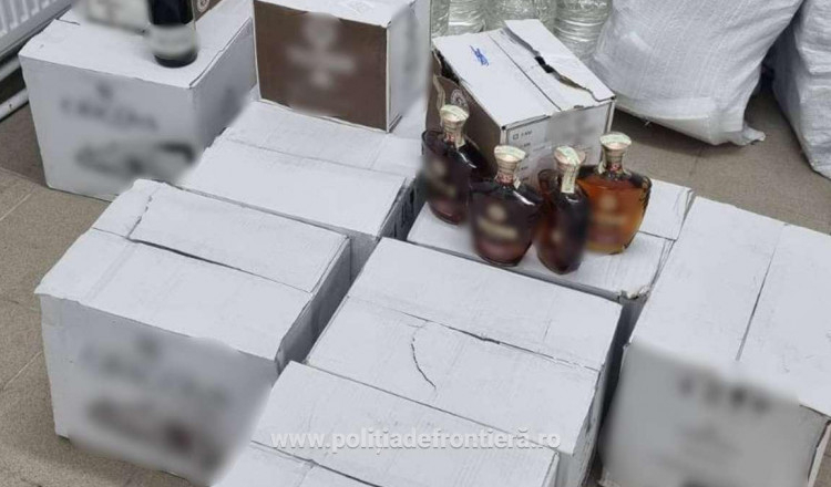 Un băiat de 19 ani a încercat sa intre în România cu peste 240 de litri de alcool din Republica Moldova