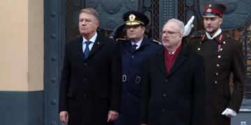 Klaus Iohannis, vizită oficială în Letonia. Președintele a fost primit la Castelul Riga de omologul său