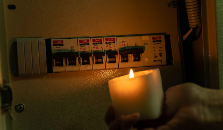 O nouă pană masivă de curent în Republica Moldova, după bombardamentele din Ucraina. Vicepremier: Avem întreruperi în toată țara