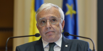 Isărescu: Am fost recent în provincie, coloană după coloană. Nu prea arată nici a recesiune, nici a sărăcie, te orbesc farurile