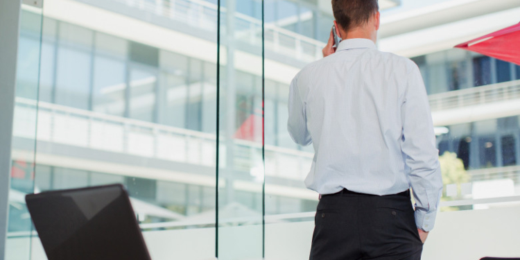 Consiliul Concurenţei a controlat telefoanele personale ale bancherilor care participă la calculul ROBOR. „Am făcut şi acest lucru”