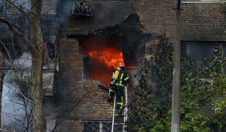 Rușii au tras 4.700 de rachete în Ucraina. Şeful AIEA avertizează, după bombardarea centralei Zaporojie: „Vă jucaţi cu focul”