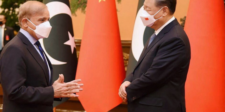 China va continua să ajute financiar Pakistan, țară în care Beijingul a investit și care este datoare regimului Xi Jinping