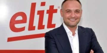 Un producător important de mezeluri din România va boicota firmele cu acționariat austriac în cazul neaderării la Schengen