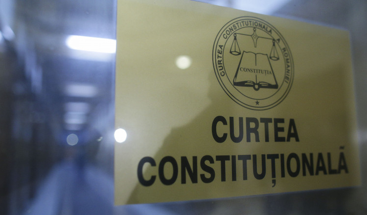 Salariile angajaţilor part-time rămân suprataxate. CCR a respins sesizările privind modificările aduse Codului fiscal