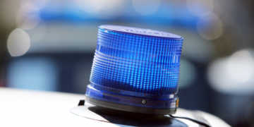 Pensionar păcălit de un bărbat care s-a dat drept angajat al unui furnizor de energie. Poliția face apel la prudență