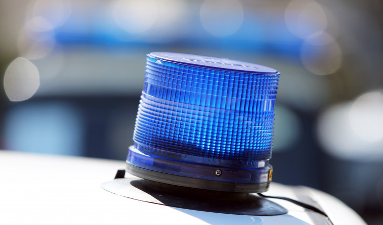 Pensionar păcălit de un bărbat care s-a dat drept angajat al unui furnizor de energie. Poliția face apel la prudență