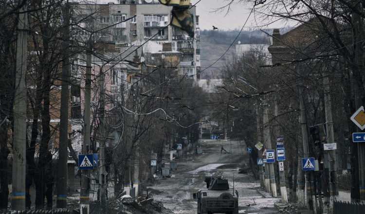 Zelenski: Nu există loc în Bahmut care să nu fie acoperit de sânge