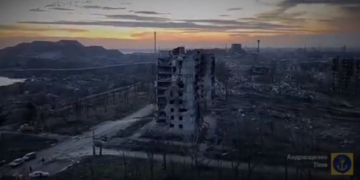 Imaginile groazei din Mariupol. O dronă a filmat orașul în ruine