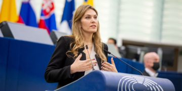 Eva Kaili recunoaște că i-a spus tatălui său să ascundă sutele de mii de euro primite de la Qatar