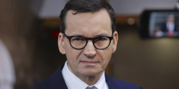 Polonia amână adoptarea ajutorului UE de 18 miliarde de euro pentru Ucraina pentru că e la pachet cu impozitul minim pentru corporații