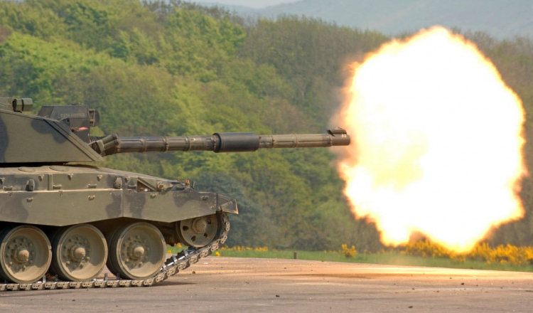 Imagini de pe front. Momentul în care ucrainenii distrug un tanc rusesc dintr-o singură lovitură