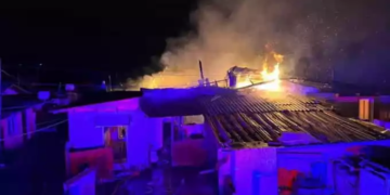 Un bărbat a murit carbonizat, iar 11 familii au rămas pe drumuri, în urma unui incendiu care a avut loc în Sighișoara