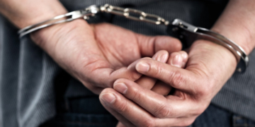 Tânăr de 20 de ani, audiat după ce ar fi violat o femeie de 88 de ani