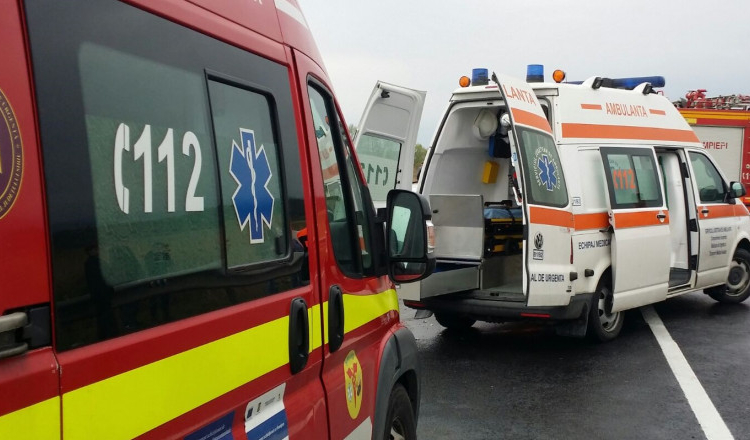 O autospecială SMURD în misiune a accidentat grav un biciclist, în județul Cluj. Echipajul i-a acordat victimei primul ajutor