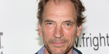 Nicio urmă de Julian Sands, actorul dispărut în munți acum 12 zile. Autoritățile continuă căutările în ciuda condițiilor dificile
