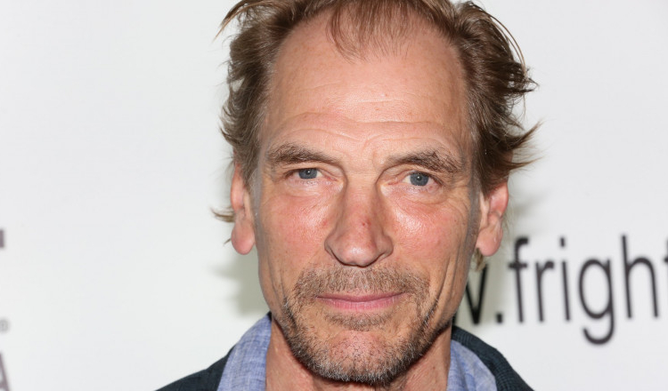 Nicio urmă de Julian Sands, actorul dispărut în munți acum 12 zile. Autoritățile continuă căutările în ciuda condițiilor dificile