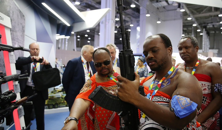 Putin caută aliați în Africa. Lavorv s-a dus în Eswatini să-l cheme pe rege în Rusia. Înainte de vizită, liderul opoziției a fost ucis