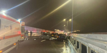 Accident cu 6 mașini pe A1, la Tălmaciu: Un șofer a murit după ce a căzut de pe pod. El a vrut să fugă de un vehicul care ricoșase