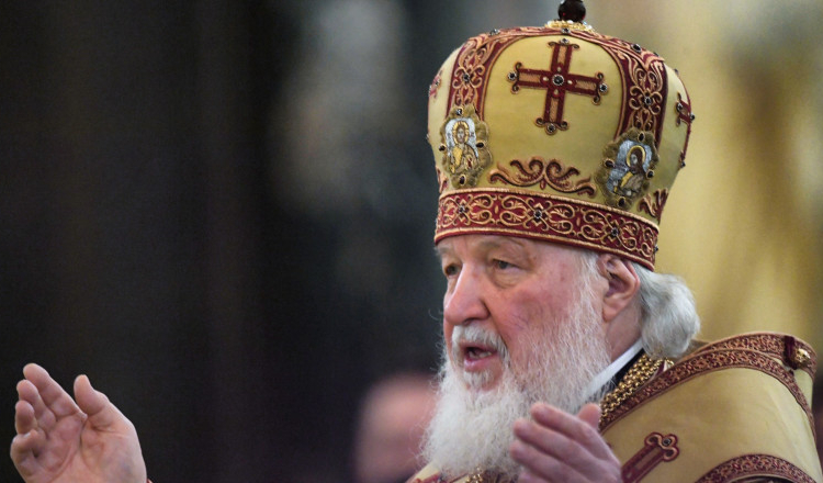 Patriarhul Kirill spune că fuga tinerilor ruși de mobilizare este impusă din exterior de „valori false”