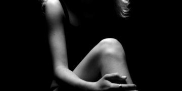 Adolescentă din Alba, șantajată cu fotografii compromițătoare de un bărbat cunoscut pe rețelele sociale