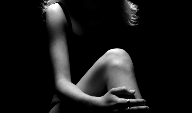 Adolescentă din Alba, șantajată cu fotografii compromițătoare de un bărbat cunoscut pe rețelele sociale