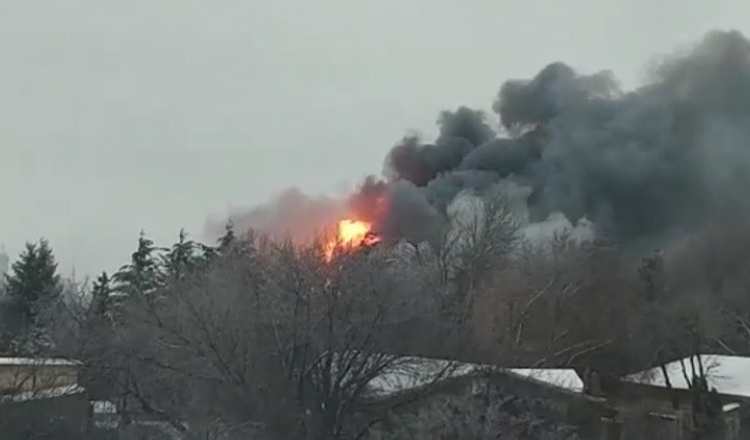 Incendiu de amploare în Voluntari. A fost emisă avertizare Ro-Alert