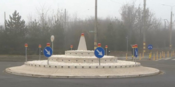 Un tort, o fântână arteziană, mausoleul de la Mărășești. Noile sensuri giratorii din București creează confuzie printre șoferi