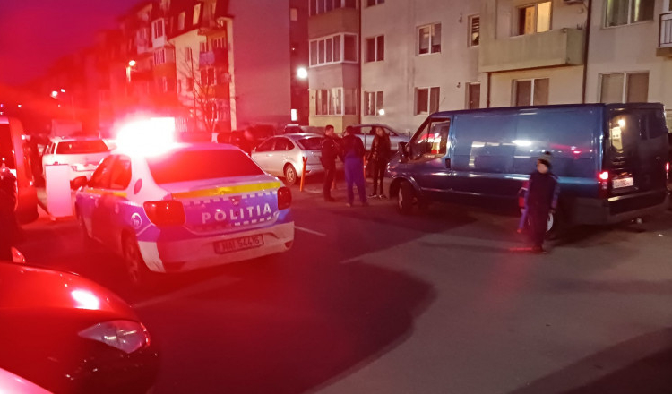 Bătaie pentru un loc de parcare. O femeie din Cluj a lovit cu pumnii și palmele un bărbat care ar fi parcat pe locul ei