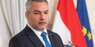Comisia Europeană îl refuză pe Nehammer: Dacă dăm bani pe ziduri și garduri nu ne mai rămân pentru alte lucruri