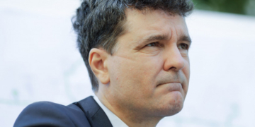Nicușor Dan anunță aprobarea unei finanţări de un milion de euro pentru sistemul de semaforizare inteligentă