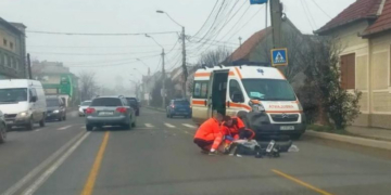 Un bătrân a fost lovit de o Ambulanță pe trecerea de pietoni, în Turda