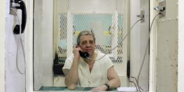 Un american condamnat la moarte de aproape 30 de ani a murit în închisoare, după o operație pe creier