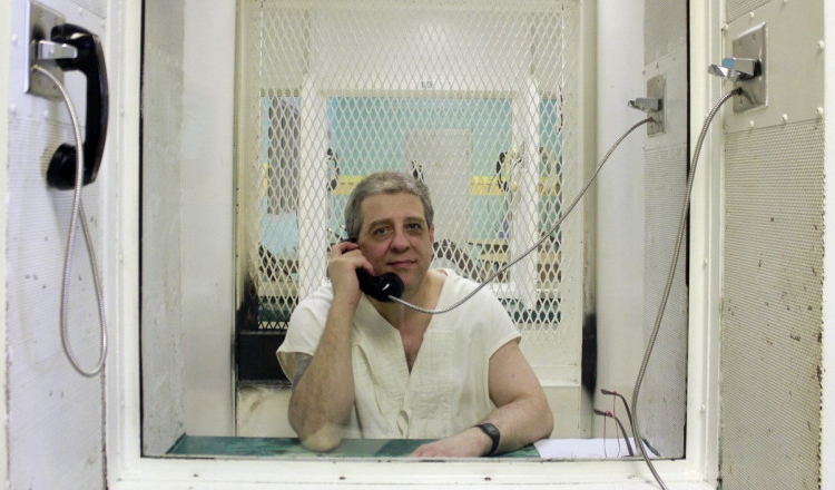 Un american condamnat la moarte de aproape 30 de ani a murit în închisoare, după o operație pe creier