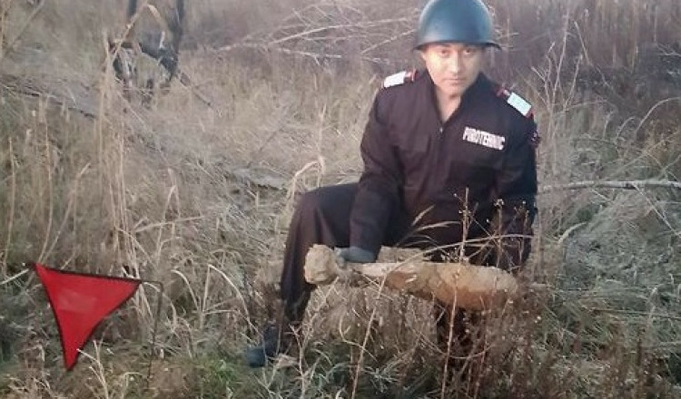 Un proiectil neexplodat, de calibrul 120 mm, a fost descoperit de un vânător în Giurgiu